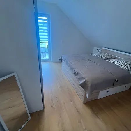 Neubau Donaublickapartment 2 *