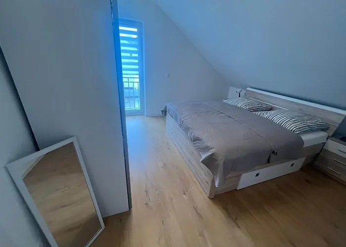 Neubau Donaublickapartment 2 *